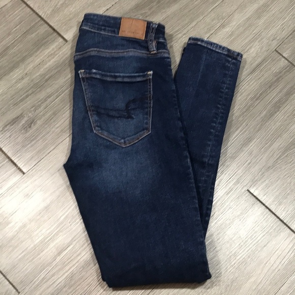 American Eagle High-Rise DarkWash Distressed Jeggings size 4 - Picture 1 of 8